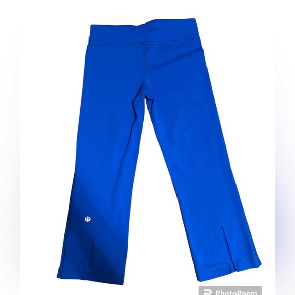 Lululemon Crops (blue) - Picture 2 of 4